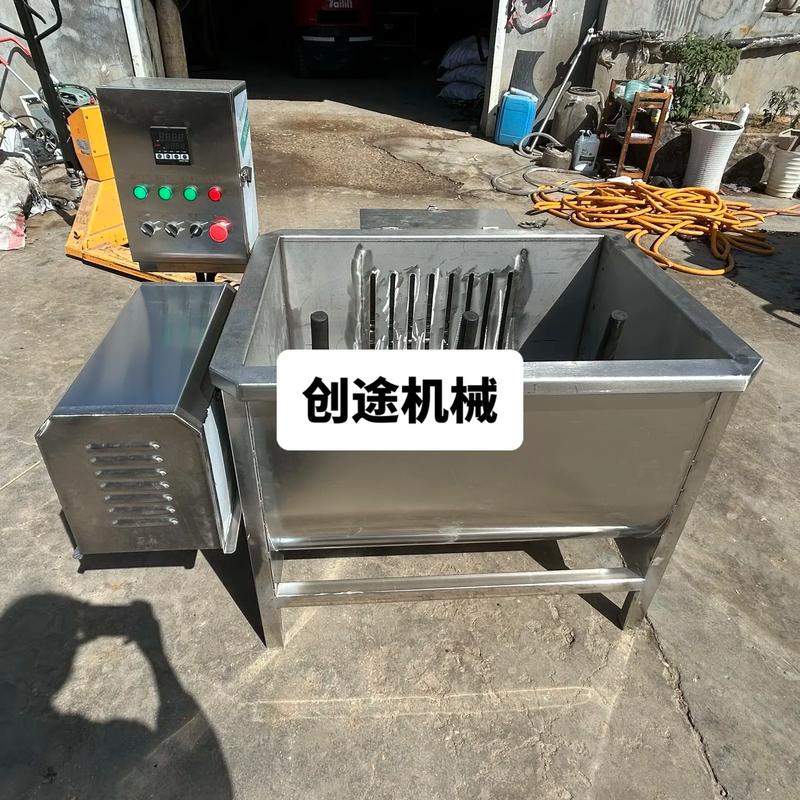 我厂主要生产电动搅拌烫池,电加热烫池,家禽家畜脱毛设备,去蹄